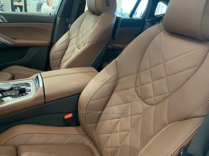 BMW X6 3.0 XDRIVE 40I M SPORT 24V TURBO 2023/2023 ÓTIMA CAR FLORES DA CUNHA / Carros no Vale