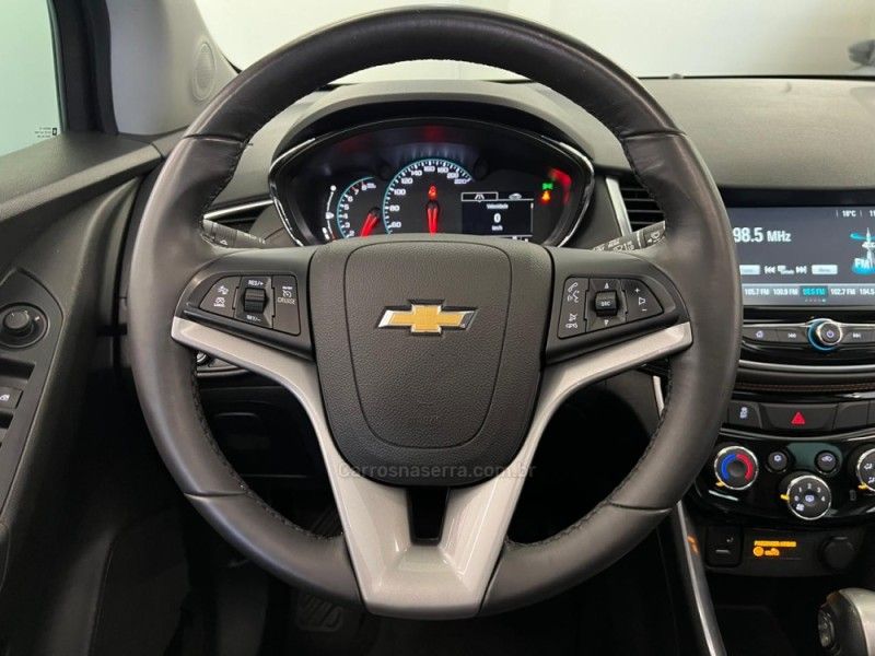CHEVROLET TRACKER 1.4 16V PREMIER TURBO 2017/2018 ÓTIMA CAR FLORES DA CUNHA / Carros no Vale