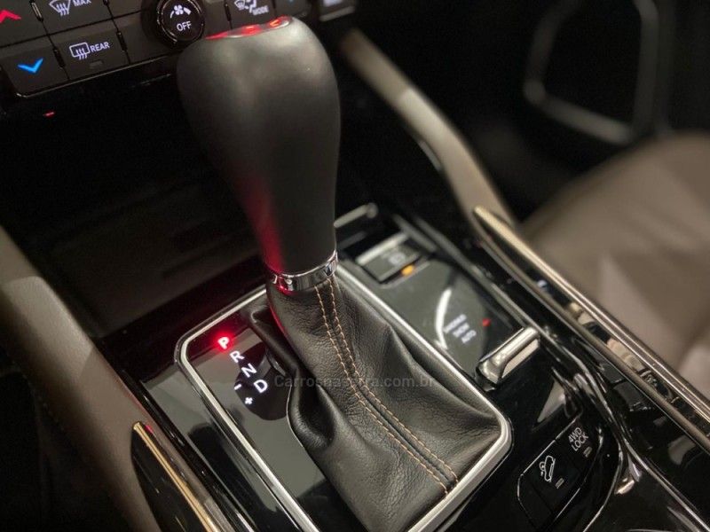 JEEP COMMANDER 2.0 OVERLAND T380 16V 4X4 TURBO 2022/2023 ÓTIMA CAR FLORES DA CUNHA / Carros no Vale