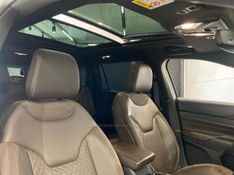 JEEP COMMANDER 2.0 OVERLAND T380 16V 4X4 TURBO 2022/2023 ÓTIMA CAR FLORES DA CUNHA / Carros no Vale