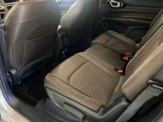 JEEP COMMANDER 2.0 OVERLAND T380 16V 4X4 TURBO 2022/2023 ÓTIMA CAR FLORES DA CUNHA / Carros no Vale