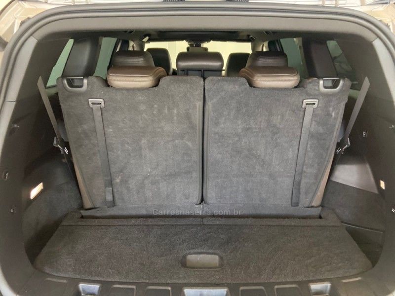 JEEP COMMANDER 2.0 OVERLAND T380 16V 4X4 TURBO 2022/2023 ÓTIMA CAR FLORES DA CUNHA / Carros no Vale JEEP COMMANDER 2.0 OVERLAND T380 16V 4X4 TURBO 2022/2023 ÓTIMA CAR FLORES DA CUNHA / Carros no Vale