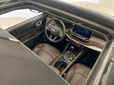 JEEP COMMANDER 2.0 OVERLAND T380 16V 4X4 TURBO 2022/2023 ÓTIMA CAR FLORES DA CUNHA / Carros no Vale