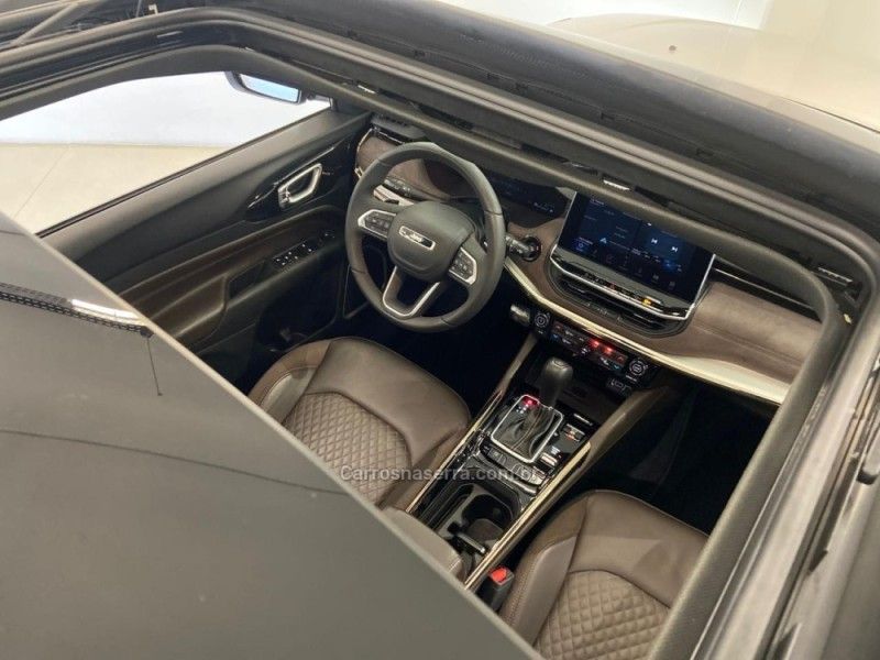 JEEP COMMANDER 2.0 OVERLAND T380 16V 4X4 TURBO 2022/2023 ÓTIMA CAR FLORES DA CUNHA / Carros no Vale