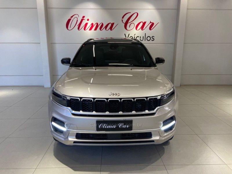 JEEP COMMANDER 2.0 OVERLAND T380 16V 4X4 TURBO 2022/2023 ÓTIMA CAR FLORES DA CUNHA / Carros no Vale JEEP COMMANDER 2.0 OVERLAND T380 16V 4X4 TURBO 2022/2023 ÓTIMA CAR FLORES DA CUNHA / Carros no Vale