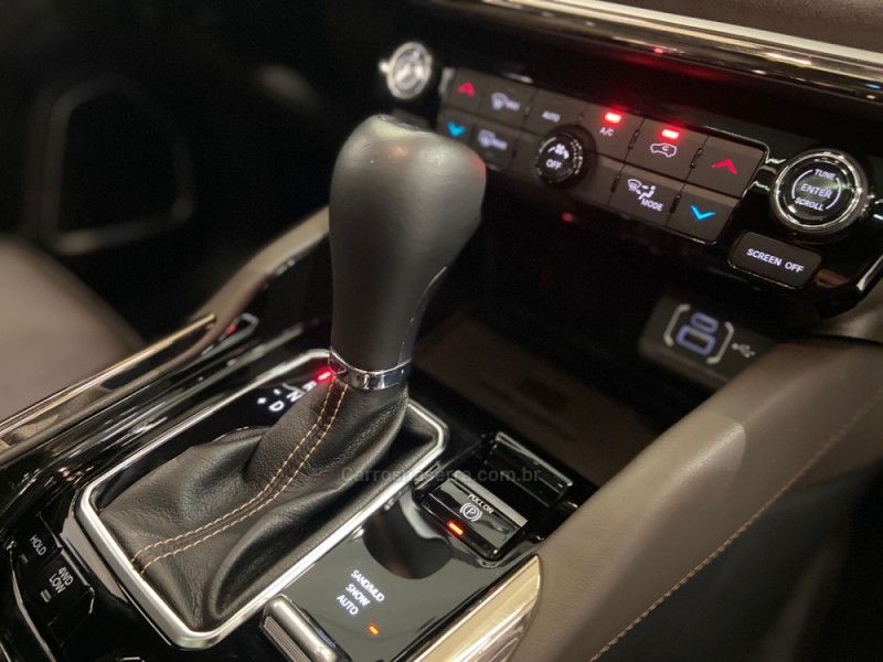 JEEP COMMANDER 2.0 OVERLAND T380 16V 4X4 TURBO 2022/2023 ÓTIMA CAR FLORES DA CUNHA / Carros no Vale JEEP COMMANDER 2.0 OVERLAND T380 16V 4X4 TURBO 2022/2023 ÓTIMA CAR FLORES DA CUNHA / Carros no Vale