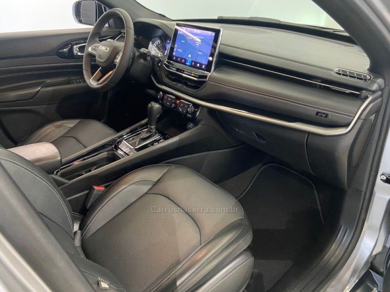 JEEP COMPASS 1.3 80 ANOS T270 16V TURBO 4X2 2021/2022 ÓTIMA CAR FLORES DA CUNHA / Carros no Vale JEEP COMPASS 1.3 80 ANOS T270 16V TURBO 4X2 2021/2022 ÓTIMA CAR FLORES DA CUNHA / Carros no Vale