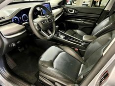 JEEP COMPASS 1.3 LONGITUDE T270 16V TURBO 2024/2025 ÓTIMA CAR FLORES DA CUNHA / Carros no Vale