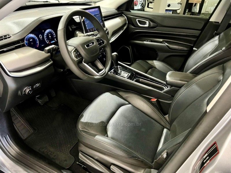 JEEP COMPASS 1.3 LONGITUDE T270 16V TURBO 2024/2025 ÓTIMA CAR FLORES DA CUNHA / Carros no Vale