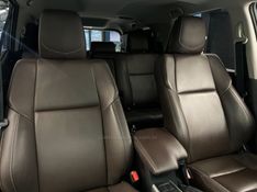 TOYOTA HILUX SW4 2.7 SRV 4X2 16V 7 LUGARES 2018/2019 ÓTIMA CAR FLORES DA CUNHA / Carros no Vale