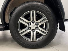TOYOTA HILUX SW4 2.7 SRV 4X2 16V 7 LUGARES 2018/2019 ÓTIMA CAR FLORES DA CUNHA / Carros no Vale