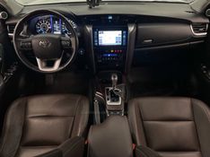 TOYOTA HILUX SW4 2.7 SRV 4X2 16V 7 LUGARES 2018/2019 ÓTIMA CAR FLORES DA CUNHA / Carros no Vale