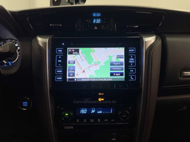 TOYOTA HILUX SW4 2.7 SRV 4X2 16V 7 LUGARES 2018/2019 ÓTIMA CAR FLORES DA CUNHA / Carros no Vale