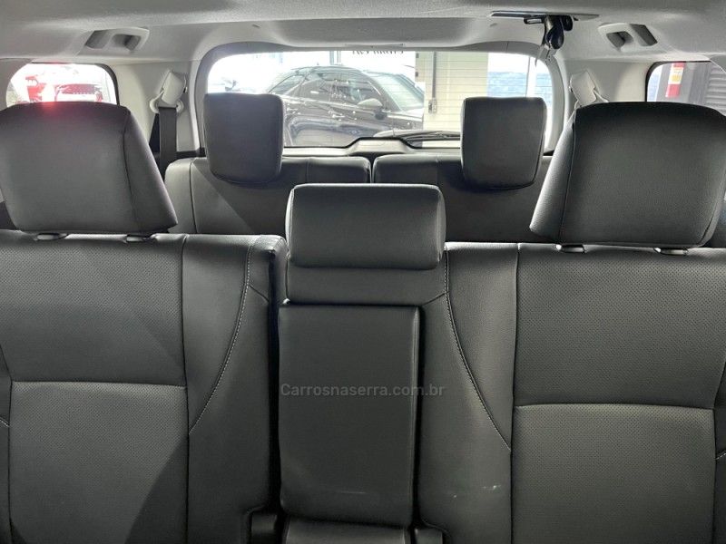 TOYOTA HILUX SW4 2.8 SRX 4X4 7 LUGARES 16V TURBO INTERCOOLER 2023/2024 ÓTIMA CAR FLORES DA CUNHA / Carros no Vale