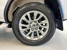 TOYOTA HILUX SW4 2.8 SRX 4X4 7 LUGARES 16V TURBO INTERCOOLER 2023/2024 ÓTIMA CAR FLORES DA CUNHA / Carros no Vale