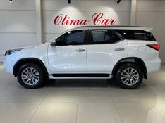 TOYOTA HILUX SW4 2.8 SRX 4X4 7 LUGARES 16V TURBO INTERCOOLER 2023/2024 ÓTIMA CAR FLORES DA CUNHA / Carros no Vale