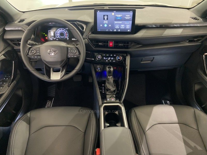 TOYOTA YARIS CROSS 1.5 XRX 16V 2026/2026 ÓTIMA CAR FLORES DA CUNHA / Carros no Vale