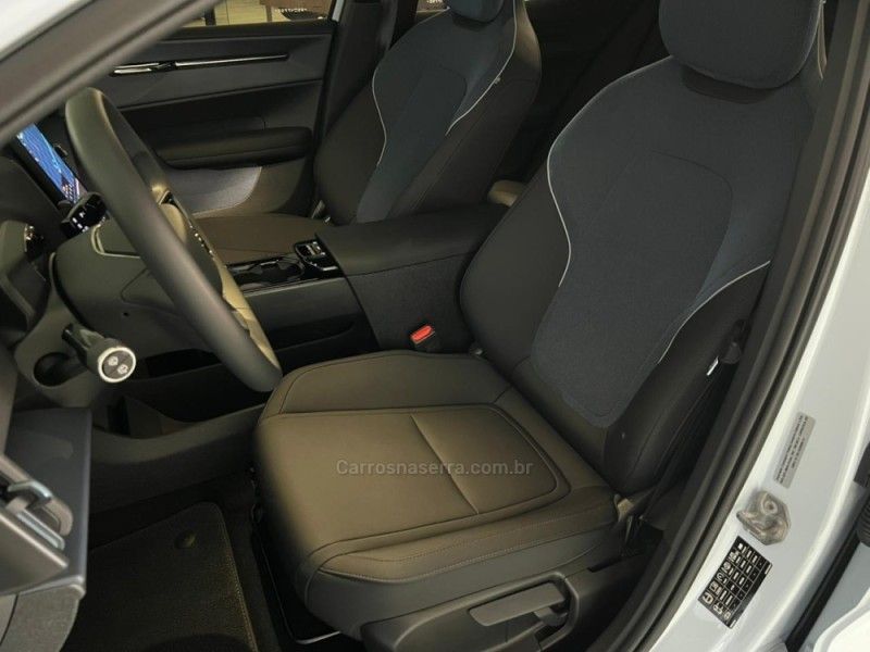 VOLVO EX30 CORE 2024/2024 ÓTIMA CAR FLORES DA CUNHA / Carros no Vale