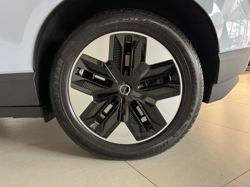 VOLVO EX30 CORE 2024/2024 ÓTIMA CAR FLORES DA CUNHA / Carros no Vale