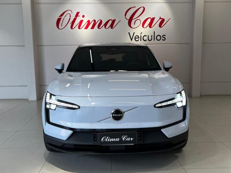 VOLVO EX30 CORE 2024/2024 ÓTIMA CAR FLORES DA CUNHA / Carros no Vale