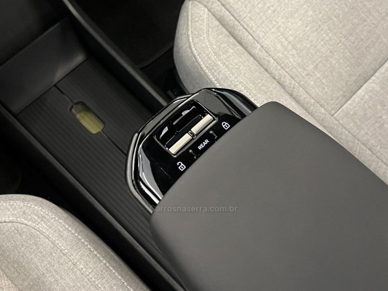 VOLVO EX30 ULTRA EXTENDED RANGE 2024/2025 ÓTIMA CAR FLORES DA CUNHA / Carros no Vale