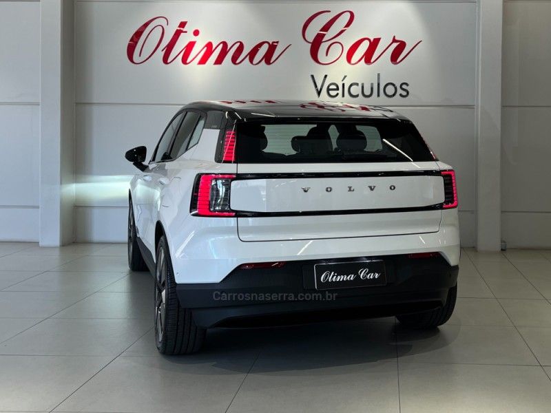 VOLVO EX30 ULTRA EXTENDED RANGE 2024/2025 ÓTIMA CAR FLORES DA CUNHA / Carros no Vale