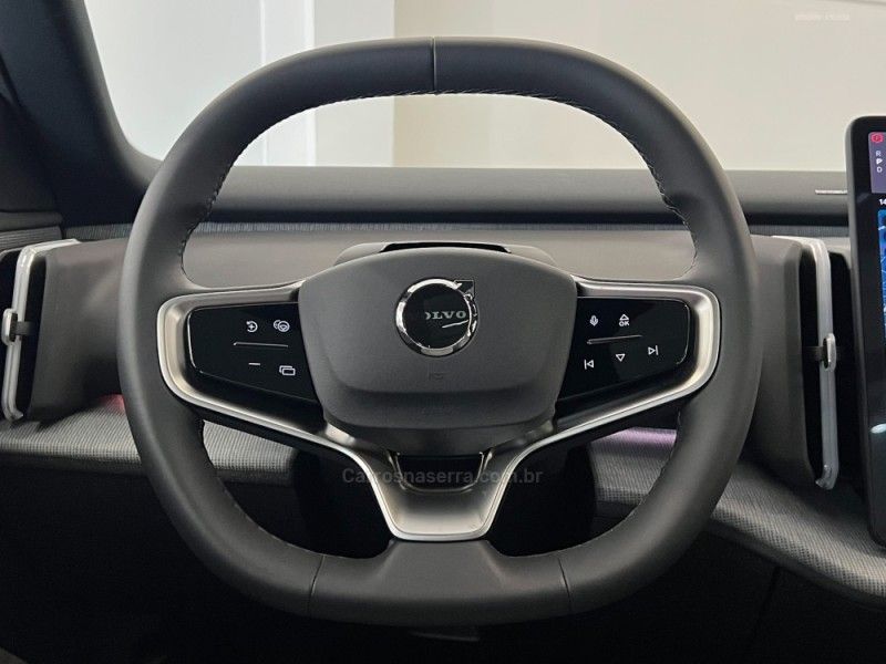 VOLVO EX30 ULTRA EXTENDED RANGE 2024/2025 ÓTIMA CAR FLORES DA CUNHA / Carros no Vale