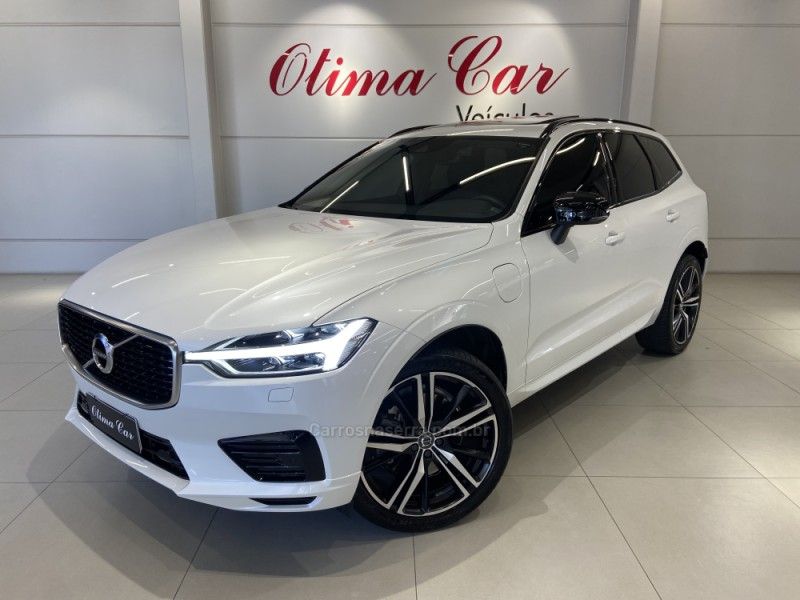 VOLVO XC60 2.0 T8 R DESIGN HYBRID 2019/2020 ÓTIMA CAR FLORES DA CUNHA / Carros no Vale