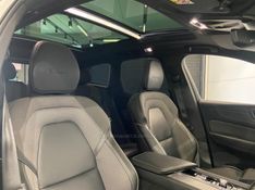 VOLVO XC60 2.0 T8 R DESIGN HYBRID 2019/2020 ÓTIMA CAR FLORES DA CUNHA / Carros no Vale