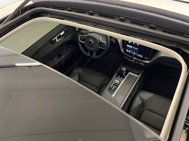 VOLVO XC60 2.0 T8 RECHARGE PLUS AWD HIBRIDO 2025/2026 ÓTIMA CAR FLORES DA CUNHA / Carros no Vale