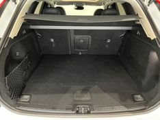 VOLVO XC60 2.0 T8 RECHARGE PLUS AWD HIBRIDO 2025/2026 ÓTIMA CAR FLORES DA CUNHA / Carros no Vale