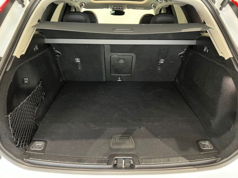 VOLVO XC60 2.0 T8 RECHARGE PLUS AWD HIBRIDO 2025/2026 ÓTIMA CAR FLORES DA CUNHA / Carros no Vale