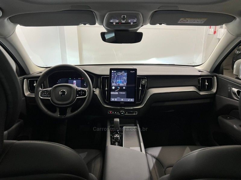 VOLVO XC60 2.0 T8 RECHARGE PLUS AWD HIBRIDO 2025/2026 ÓTIMA CAR FLORES DA CUNHA / Carros no Vale