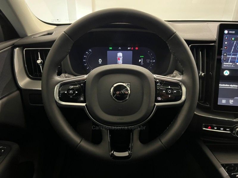 VOLVO XC60 2.0 T8 RECHARGE PLUS AWD HIBRIDO 2025/2026 ÓTIMA CAR FLORES DA CUNHA / Carros no Vale