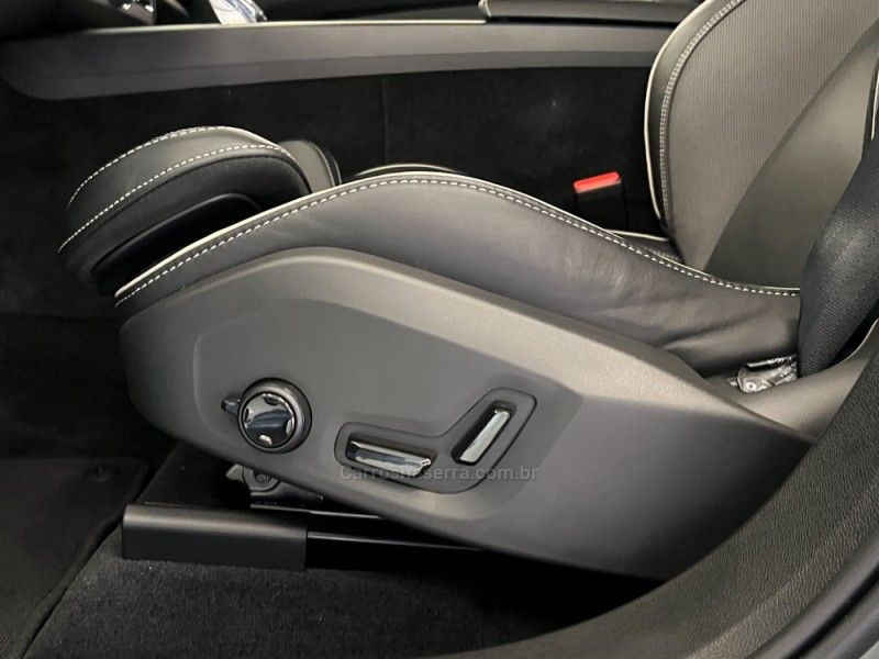 VOLVO XC60 2.0 T8 ULTIMATE DARK AWD HIBRIDO 2024/2024 ÓTIMA CAR FLORES DA CUNHA / Carros no Vale