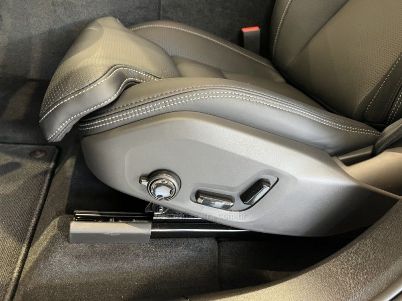 VOLVO XC60 2.0 T8 ULTRA DARK AWD HÍBRIDO 2025/2026 ÓTIMA CAR FLORES DA CUNHA / Carros no Vale