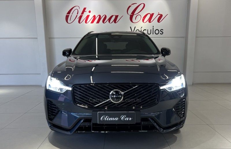 VOLVO XC60 2.0 T8 ULTRA DARK AWD HÍBRIDO 2025/2026 ÓTIMA CAR FLORES DA CUNHA / Carros no Vale