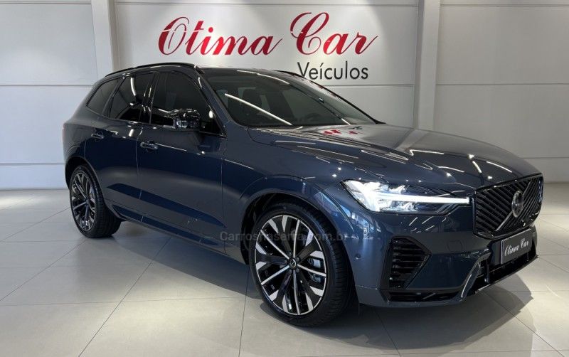 VOLVO XC60 2.0 T8 ULTRA DARK AWD HÍBRIDO 2025/2026 ÓTIMA CAR FLORES DA CUNHA / Carros no Vale