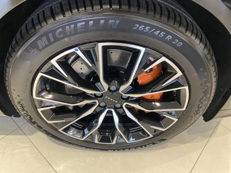 ZEEKR 7X FLAGSHIP AWD ELÉTRICO 100 KW 2026/2026 ÓTIMA CAR FLORES DA CUNHA / Carros no Vale