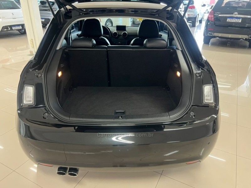AUDI A1 1.4 TFSI ATTRACTION 16V 122CV 2011/2012 CIMIRRO AUTOMÓVEIS TAQUARA / Carros no Vale