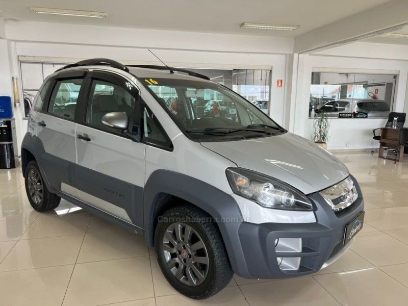 FIAT IDEA 1.8 MPI ADVENTURE 8V 2015/2016 CIMIRRO AUTOMÓVEIS TAQUARA / Carros no Vale