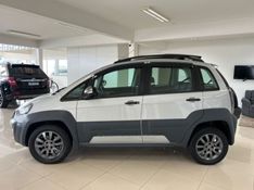FIAT IDEA 1.8 MPI ADVENTURE 8V 2015/2016 CIMIRRO AUTOMÓVEIS TAQUARA / Carros no Vale