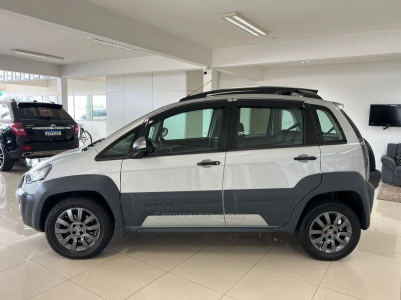 FIAT IDEA 1.8 MPI ADVENTURE 8V 2015/2016 CIMIRRO AUTOMÓVEIS TAQUARA / Carros no Vale