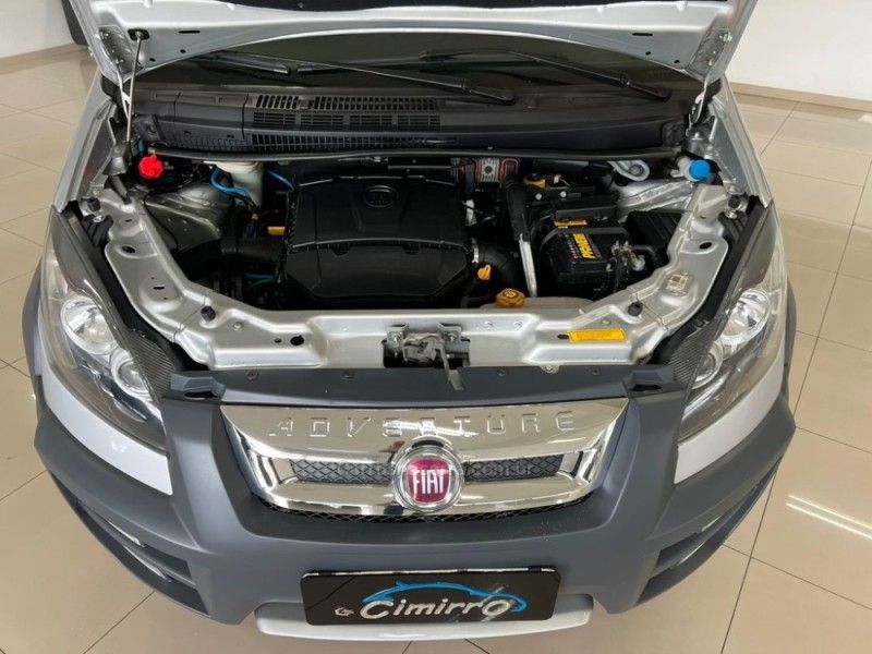 FIAT IDEA 1.8 MPI ADVENTURE 8V 2015/2016 CIMIRRO AUTOMÓVEIS TAQUARA / Carros no Vale