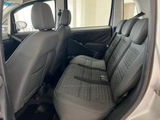 FIAT IDEA 1.8 MPI ADVENTURE 8V 2015/2016 CIMIRRO AUTOMÓVEIS TAQUARA / Carros no Vale