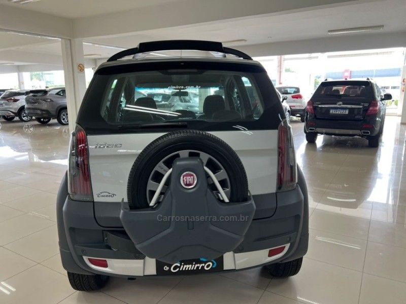 FIAT IDEA 1.8 MPI ADVENTURE 8V 2015/2016 CIMIRRO AUTOMÓVEIS TAQUARA / Carros no Vale