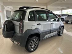 FIAT IDEA 1.8 MPI ADVENTURE 8V 2015/2016 CIMIRRO AUTOMÓVEIS TAQUARA / Carros no Vale