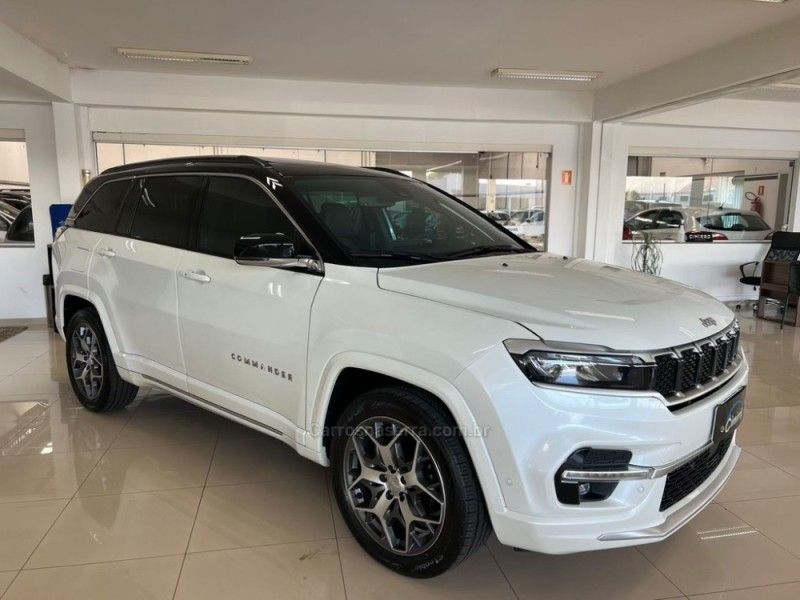 JEEP COMMANDER 1.3 OVERLAND T270 16V 4X2 TURBO 2023/2023 CIMIRRO AUTOMÓVEIS TAQUARA / Carros no Vale