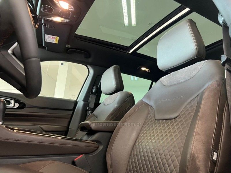 JEEP COMMANDER 1.3 OVERLAND T270 16V 4X2 TURBO 2023/2023 CIMIRRO AUTOMÓVEIS TAQUARA / Carros no Vale