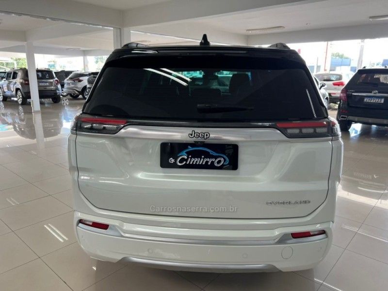 JEEP COMMANDER 1.3 OVERLAND T270 16V 4X2 TURBO 2023/2023 CIMIRRO AUTOMÓVEIS TAQUARA / Carros no Vale